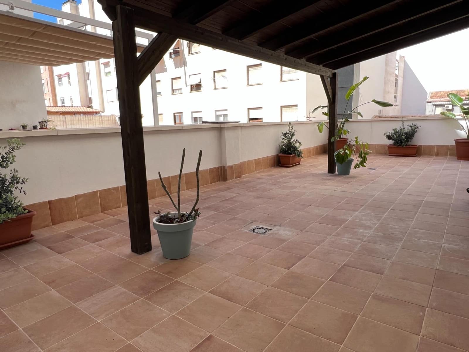 2 quarto Apartamento para arrendar em Elche / Elx - 790 € (Ref: 8926286)