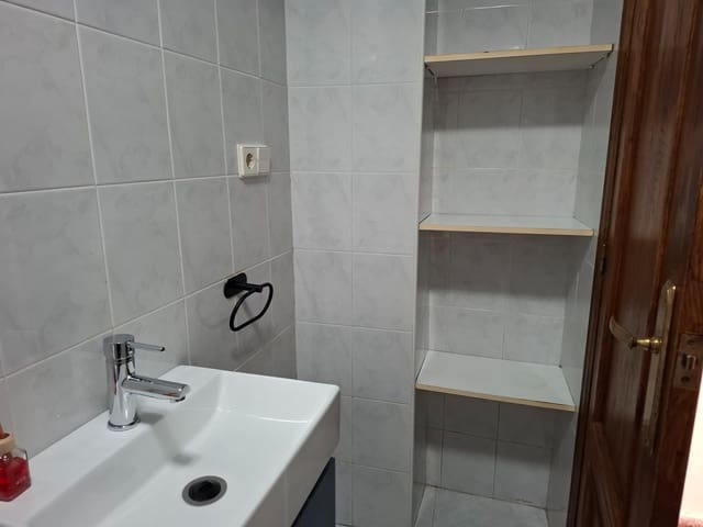 Kaupallinen myytävänä paikassa Elche / Elx - 79 000 € (Ref: 8926287)