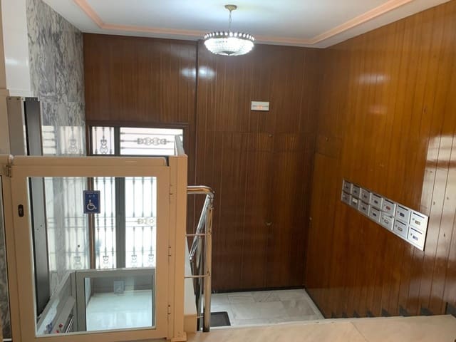 Piso de 4 habitaciones en Elche / Elx en venta - 207.500 € (Ref: 8938593)