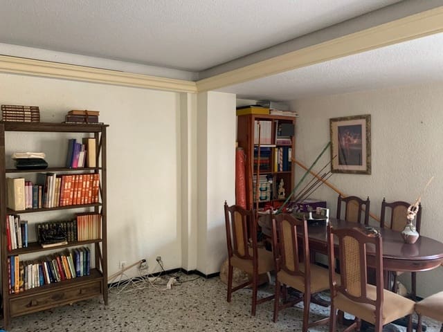Piso de 4 habitaciones en Elche / Elx en venta - 207.500 € (Ref: 8938593)