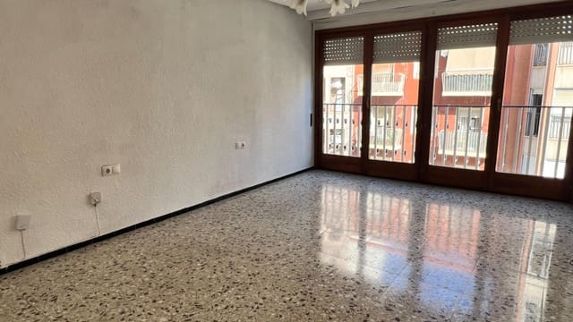 Piso de 4 habitaciones en Elche / Elx en venta - 223.000 € (Ref: 8938593)