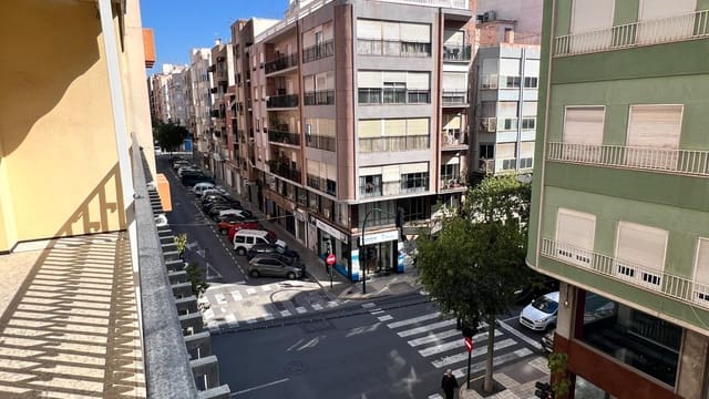 Piso de 4 habitaciones en Elche / Elx en venta - 223.000 € (Ref: 8938593)