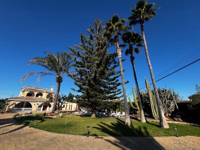 5 Zimmer Villa zu verkaufen in Elche / Elx mit Pool - 700.000 € (Ref: 8938597)