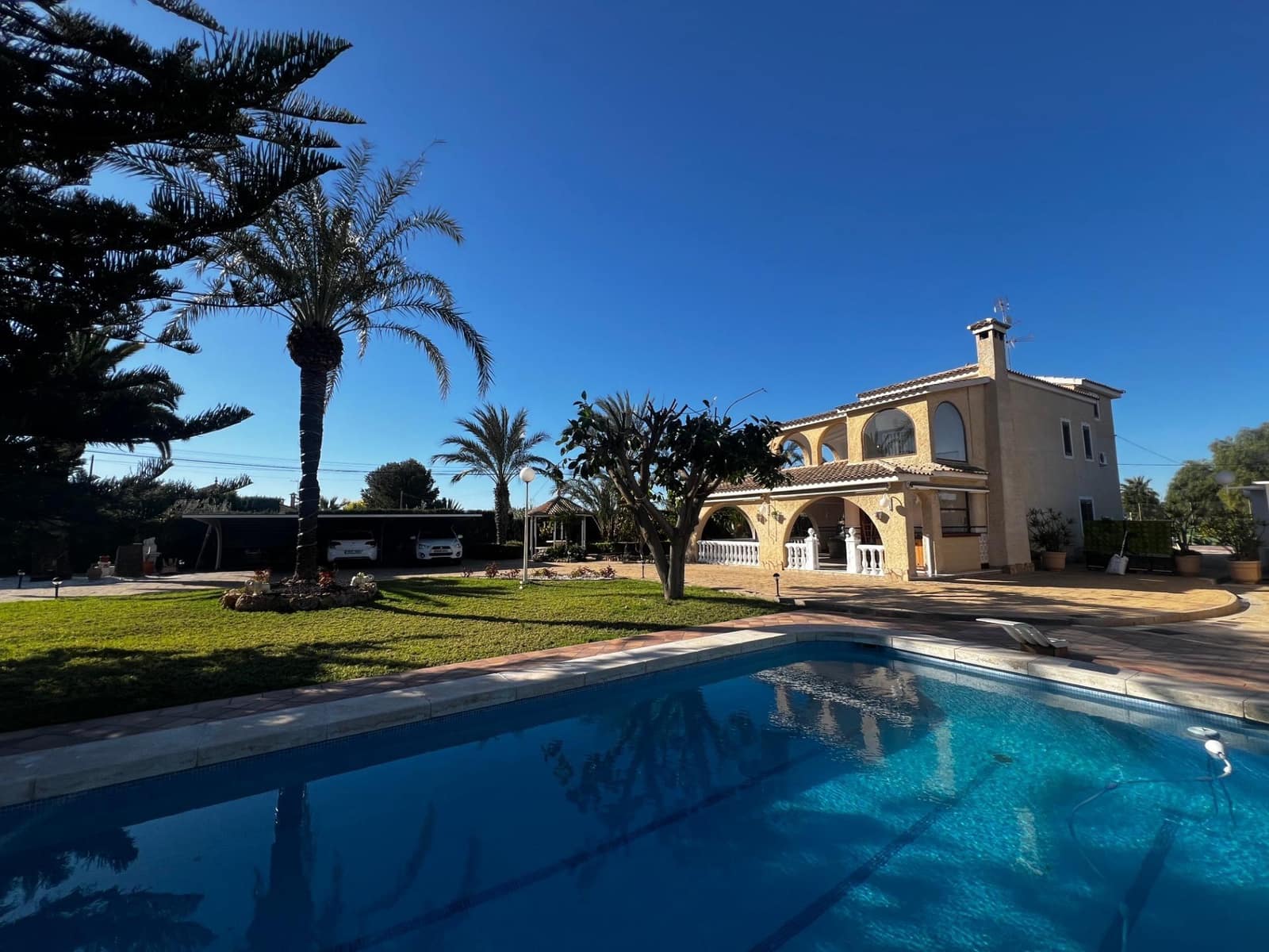 5 sypialnia Willa na sprzedaż w Elche / Elx z basenem - 700 000 € (Ref: 8938597)