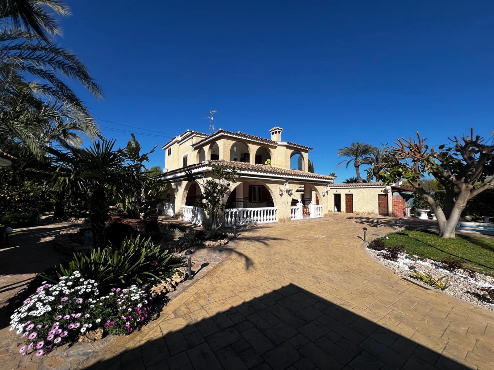 5 sypialnia Willa na sprzedaż w Elche / Elx z basenem - 700 000 € (Ref: 8938597)