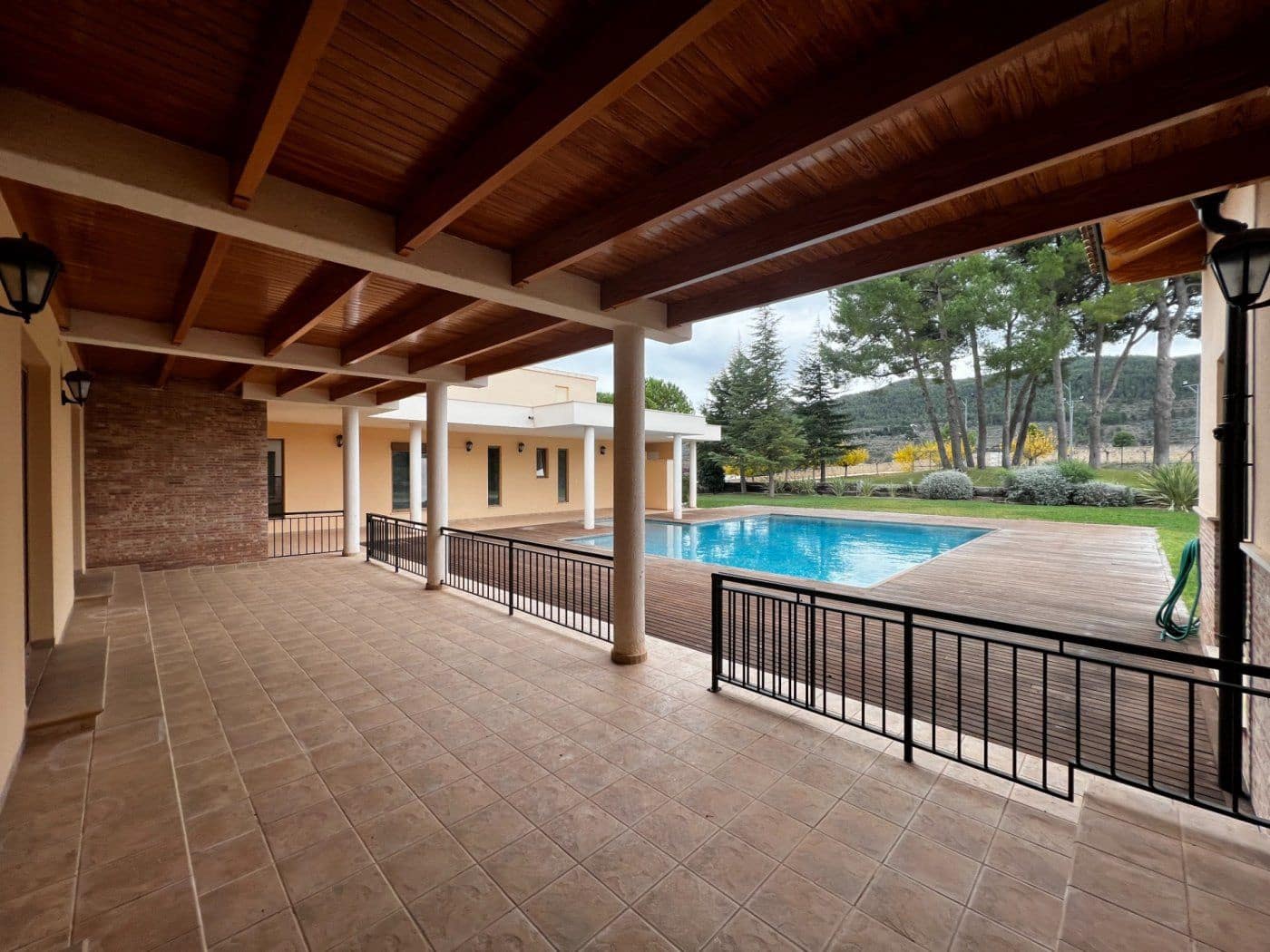 9 soveværelse Finca/Landehus til salg i Penaguila med swimmingpool garage - € 2.500.000 (Ref: 8946164)