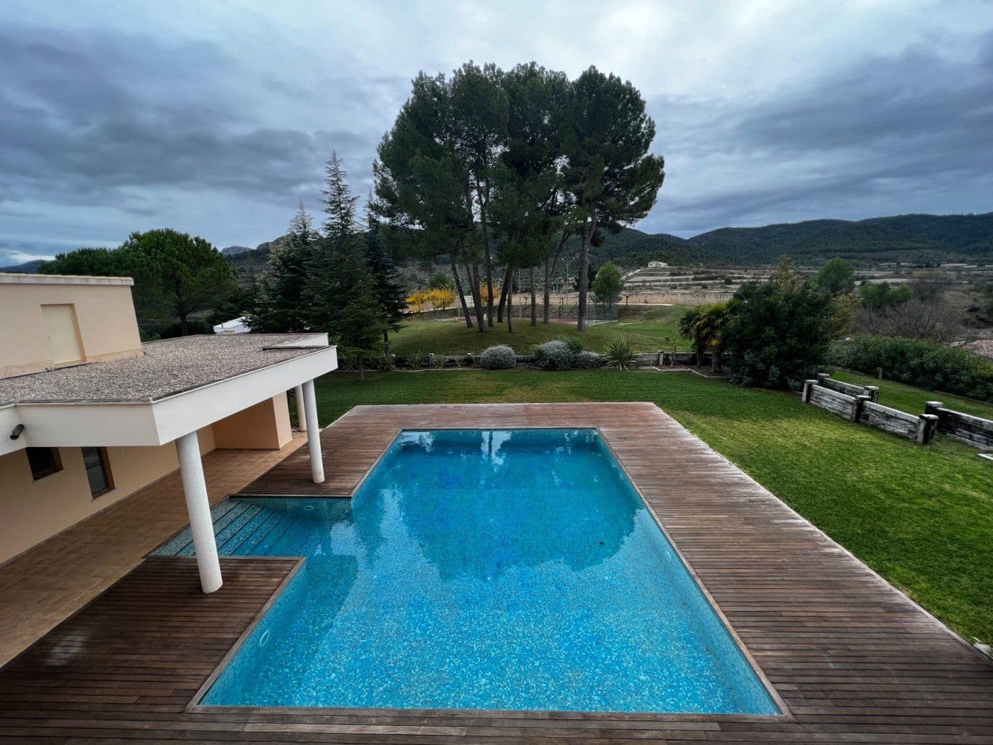 9 soveværelse Finca/Landehus til salg i Penaguila med swimmingpool garage - € 2.500.000 (Ref: 8946164)