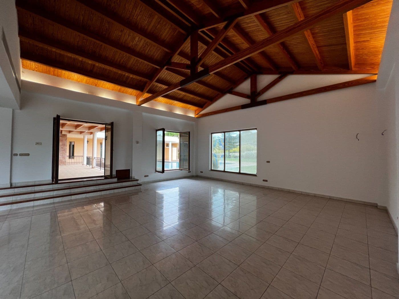 9 soveværelse Finca/Landehus til salg i Penaguila med swimmingpool garage - € 2.500.000 (Ref: 8946164)