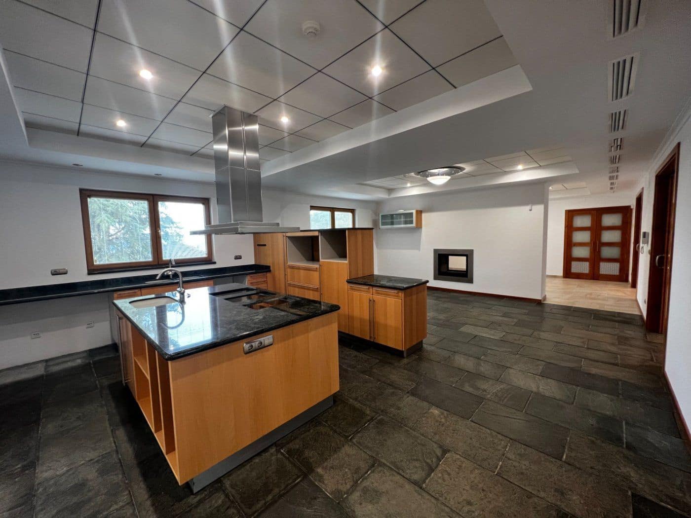 9 soveværelse Finca/Landehus til salg i Penaguila med swimmingpool garage - € 2.500.000 (Ref: 8946164)