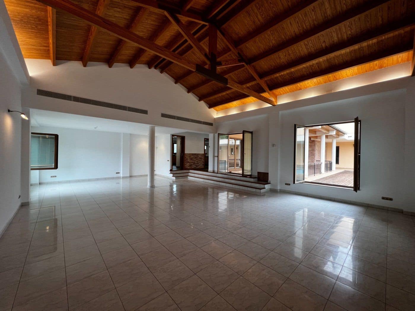 9 soveværelse Finca/Landehus til salg i Penaguila med swimmingpool garage - € 2.500.000 (Ref: 8946164)