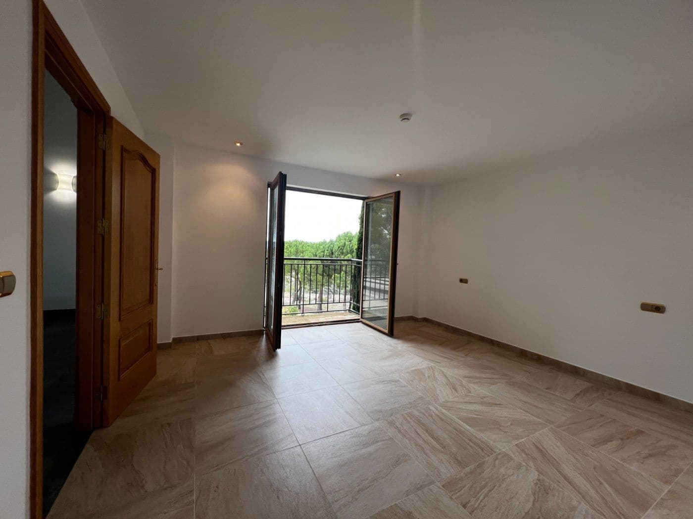 9 soveværelse Finca/Landehus til salg i Penaguila med swimmingpool garage - € 2.500.000 (Ref: 8946164)