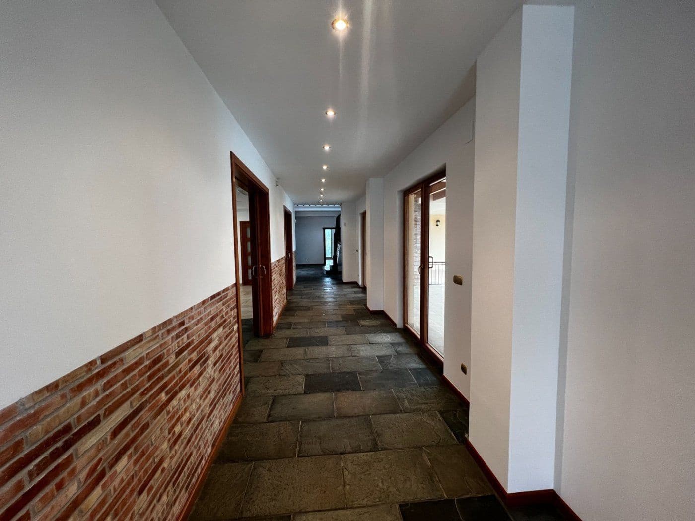 9 soveværelse Finca/Landehus til salg i Penaguila med swimmingpool garage - € 2.500.000 (Ref: 8946164)