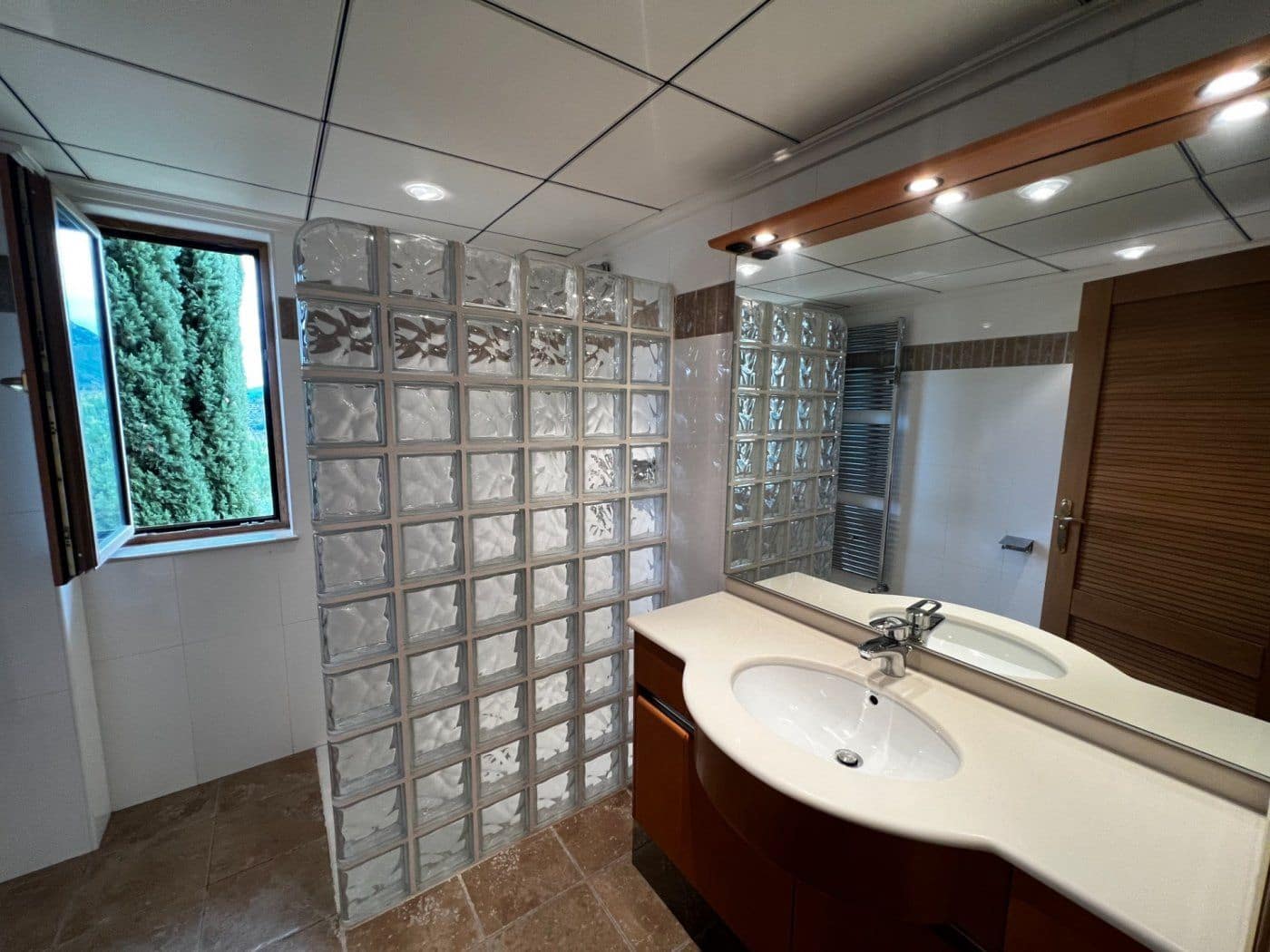 9 soveværelse Finca/Landehus til salg i Penaguila med swimmingpool garage - € 2.500.000 (Ref: 8946164)