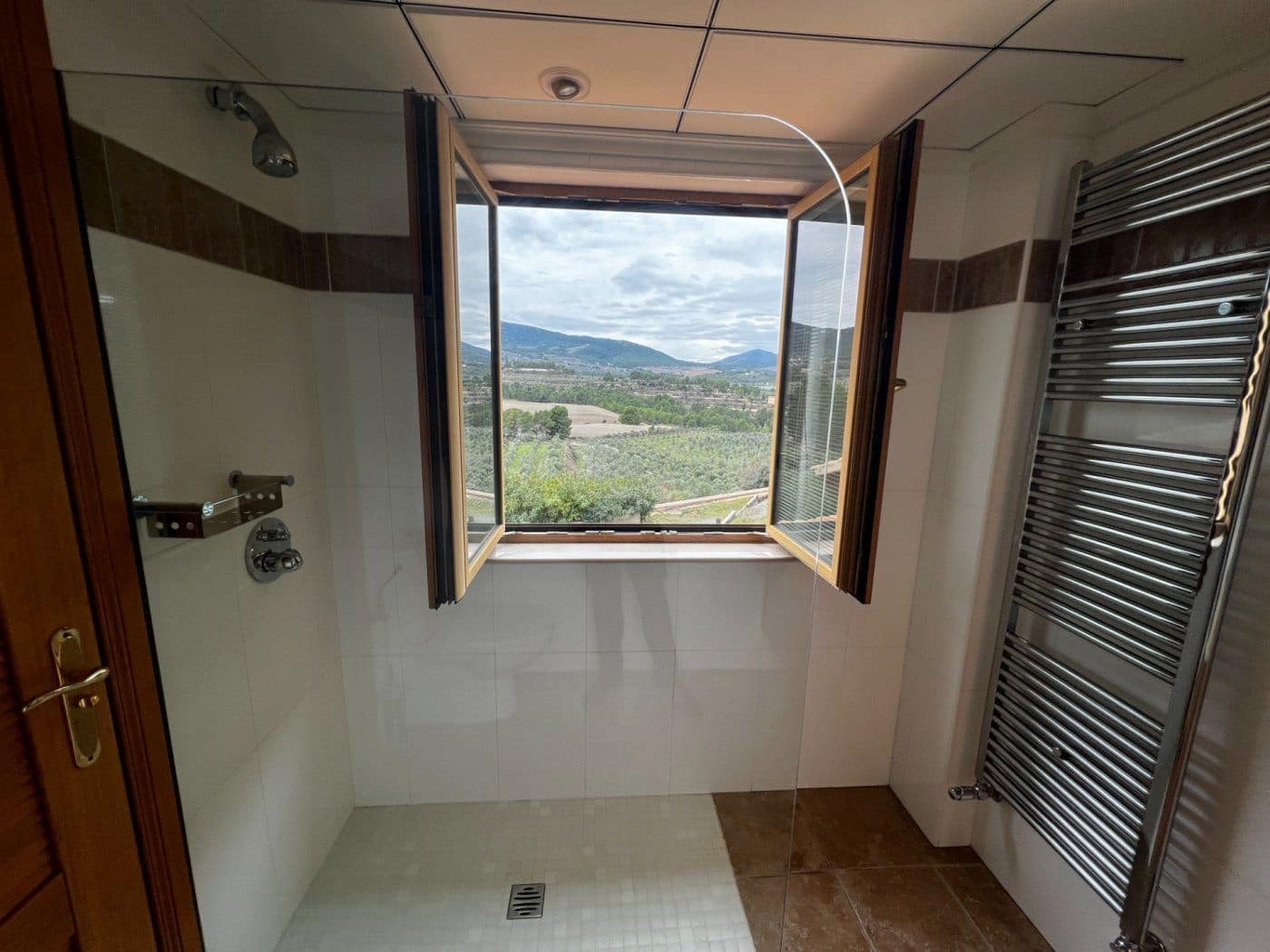 9 soveværelse Finca/Landehus til salg i Penaguila med swimmingpool garage - € 2.500.000 (Ref: 8946164)