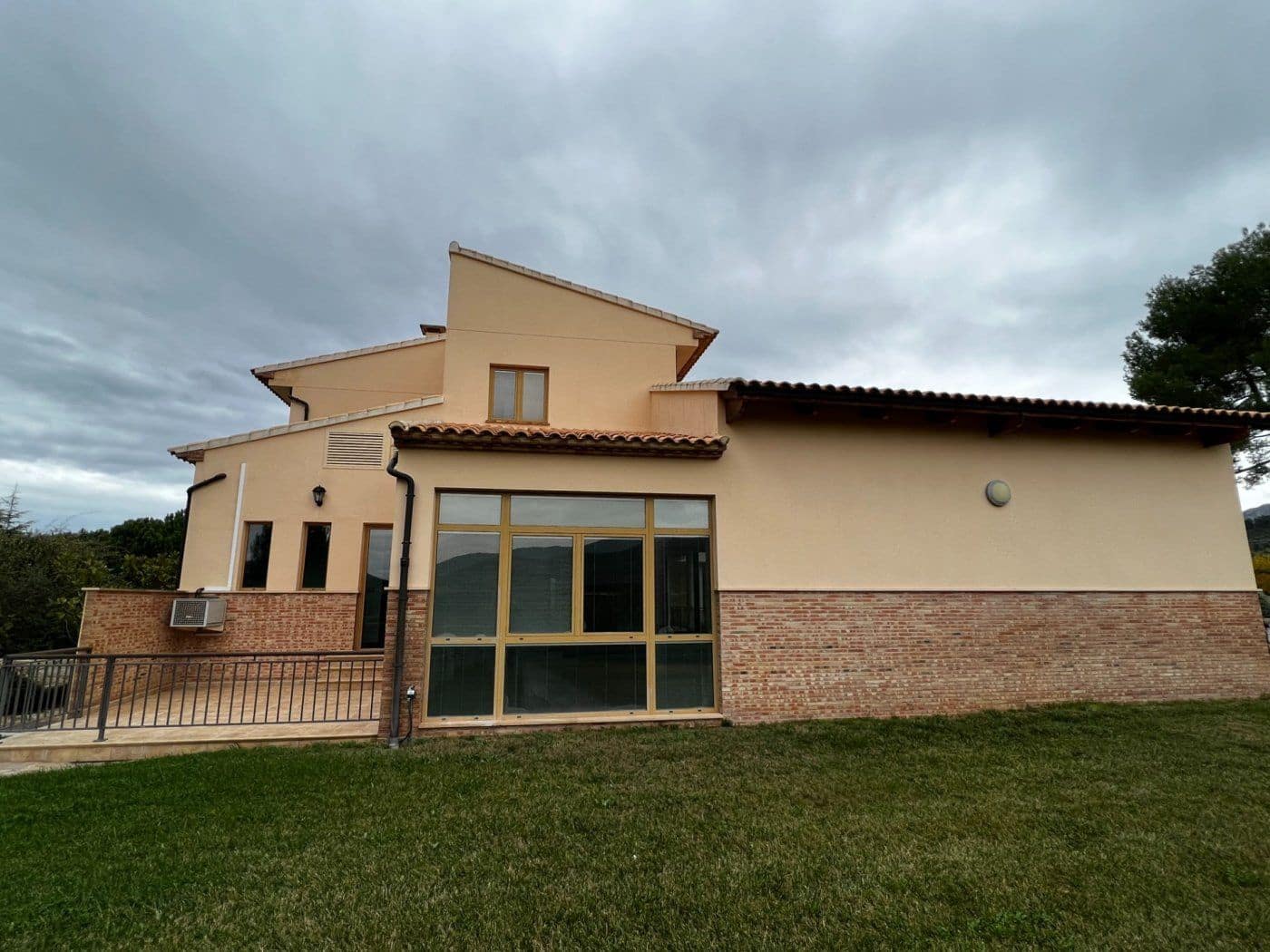 9 soveværelse Finca/Landehus til salg i Penaguila med swimmingpool garage - € 2.500.000 (Ref: 8946164)