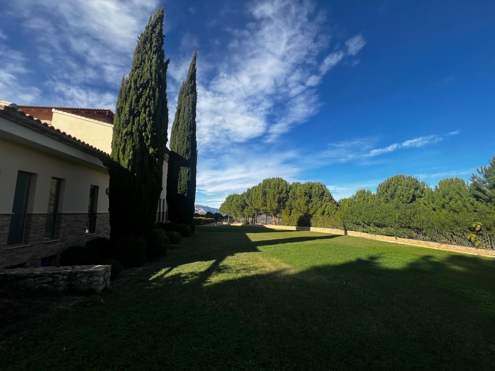 9 soveværelse Finca/Landehus til salg i Penaguila med swimmingpool garage - € 2.500.000 (Ref: 8946164)