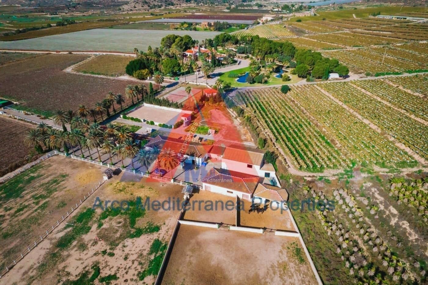 6 soveværelse Finca/Landehus til salg i Novelda med swimmingpool garage - € 6.000.000 (Ref: 8946165)