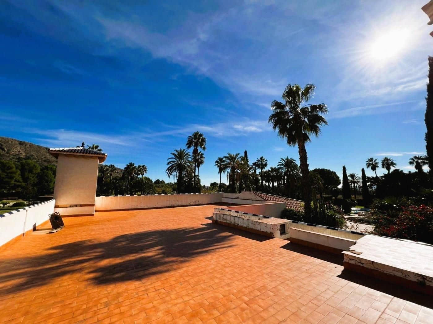 6 soveværelse Finca/Landehus til salg i Novelda med swimmingpool garage - € 6.000.000 (Ref: 8946165)