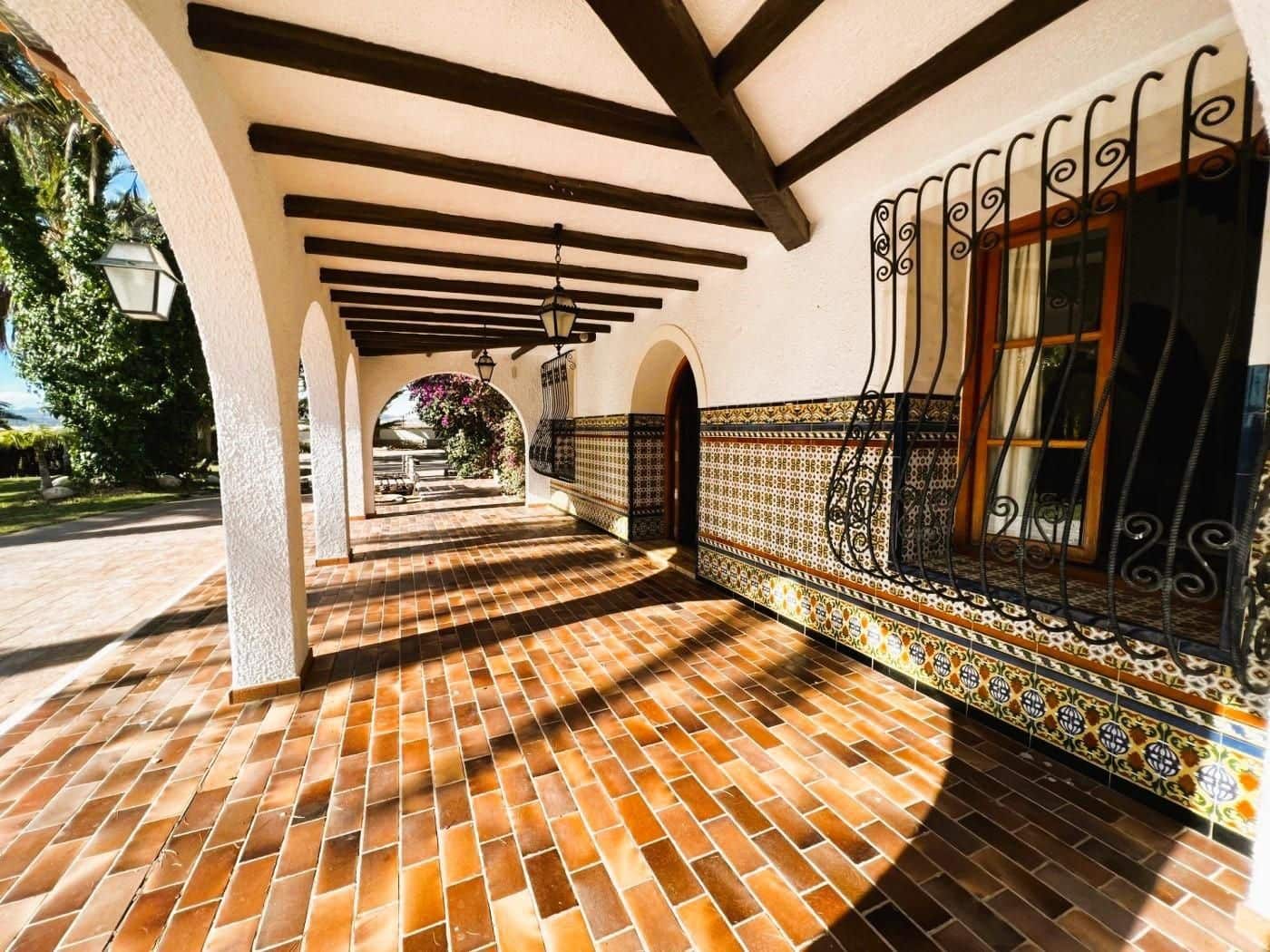 6 soveværelse Finca/Landehus til salg i Novelda med swimmingpool garage - € 6.000.000 (Ref: 8946165)