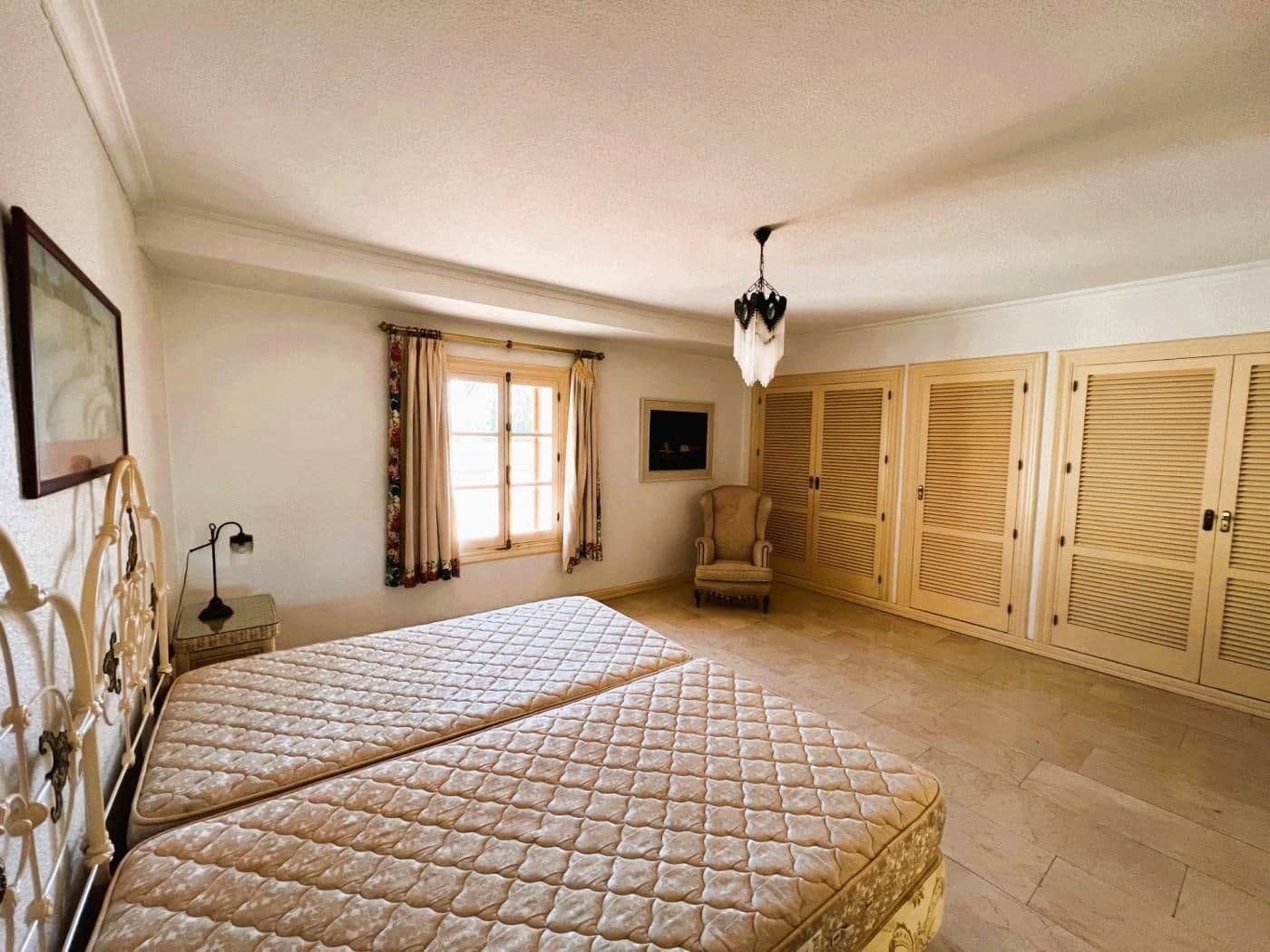 6 soveværelse Finca/Landehus til salg i Novelda med swimmingpool garage - € 6.000.000 (Ref: 8946165)