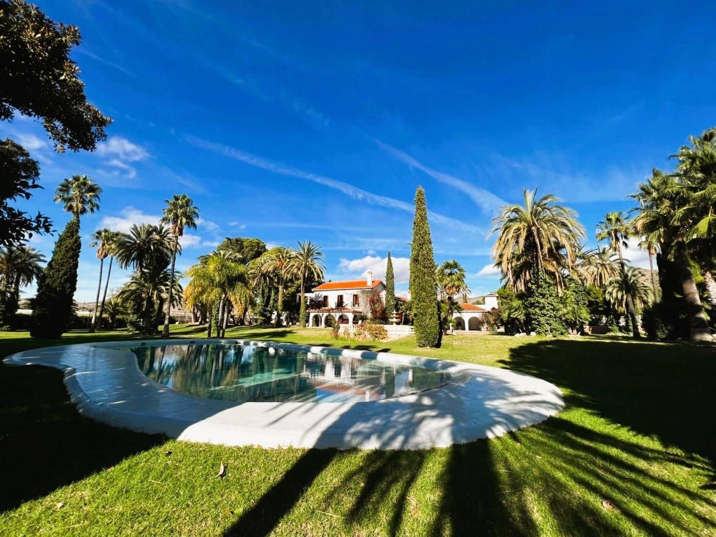 6 soveværelse Finca/Landehus til salg i Novelda med swimmingpool garage - € 6.000.000 (Ref: 8946165)