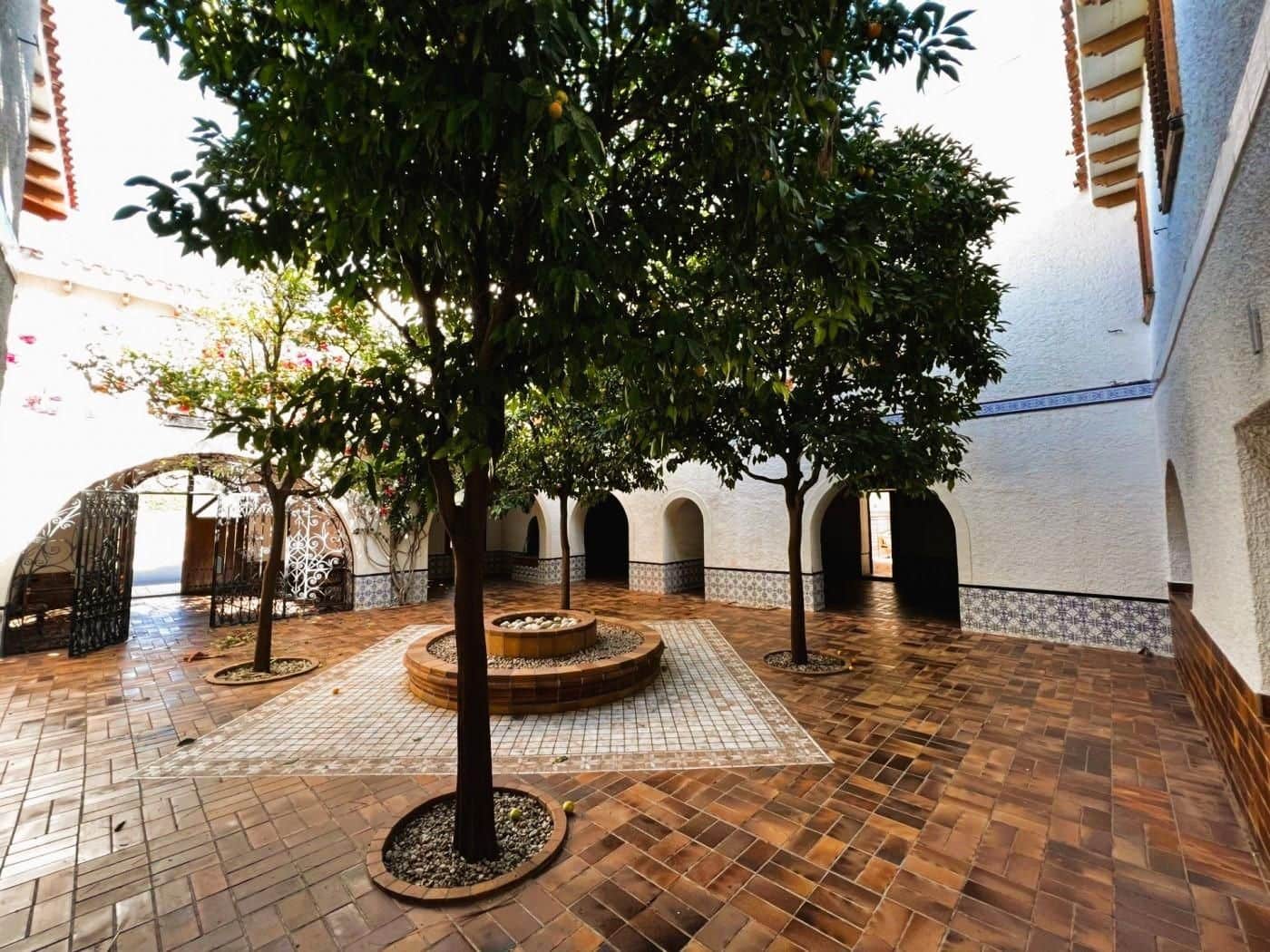 6 soveværelse Finca/Landehus til salg i Novelda med swimmingpool garage - € 6.000.000 (Ref: 8946165)