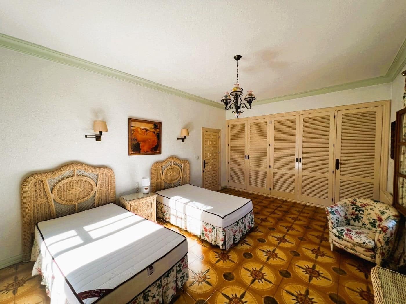 6 soveværelse Finca/Landehus til salg i Novelda med swimmingpool garage - € 6.000.000 (Ref: 8946165)