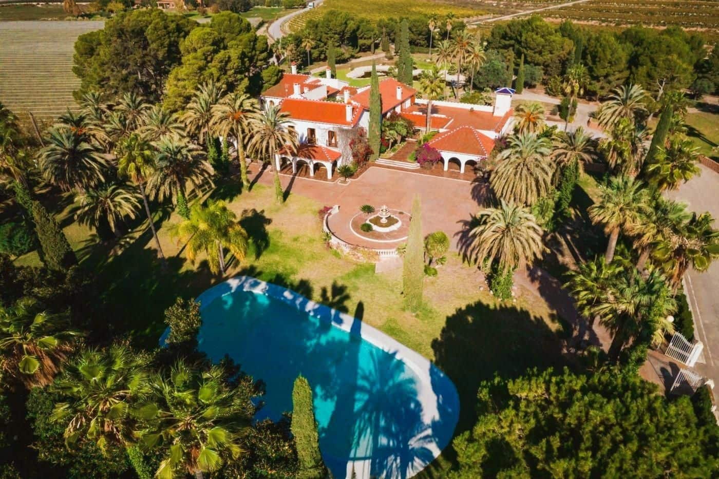 6 soveværelse Finca/Landehus til salg i Novelda med swimmingpool garage - € 6.000.000 (Ref: 8946165)