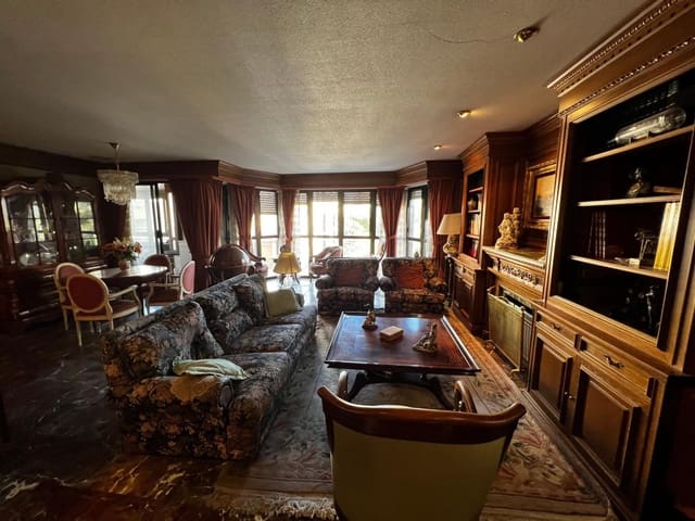 4 sypialnia Mieszkanie na sprzedaż w Centro, Elche / Elx z garażem - 475 000 € (Ref: 8946168)