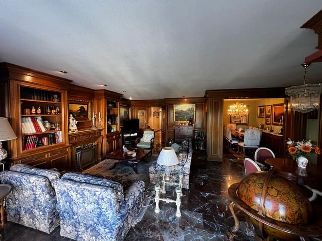 4 sypialnia Mieszkanie na sprzedaż w Centro, Elche / Elx z garażem - 475 000 € (Ref: 8946168)