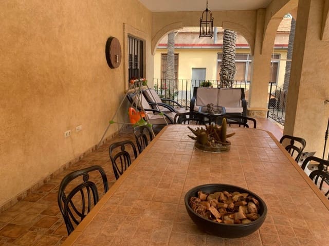 6 soveværelse Villa til salg i Centro, Elche / Elx med swimmingpool garage - € 1.870.000 (Ref: 8946175)