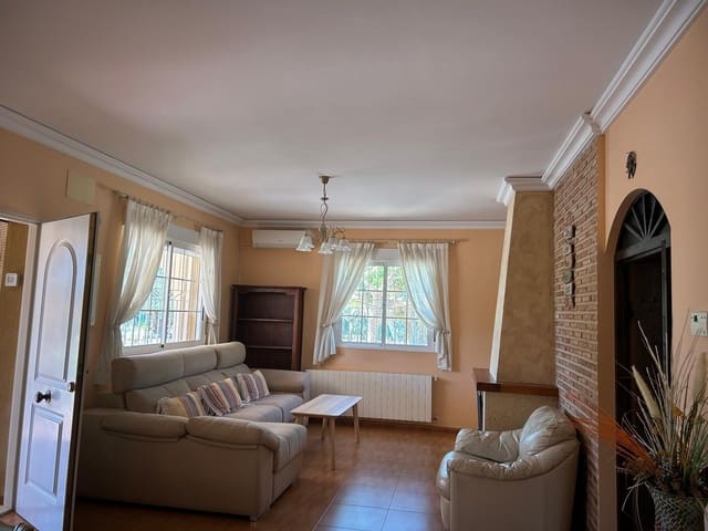 Chalet de 3 habitaciones en Aspe en venta con piscina - 395.000 € (Ref: 8992741)