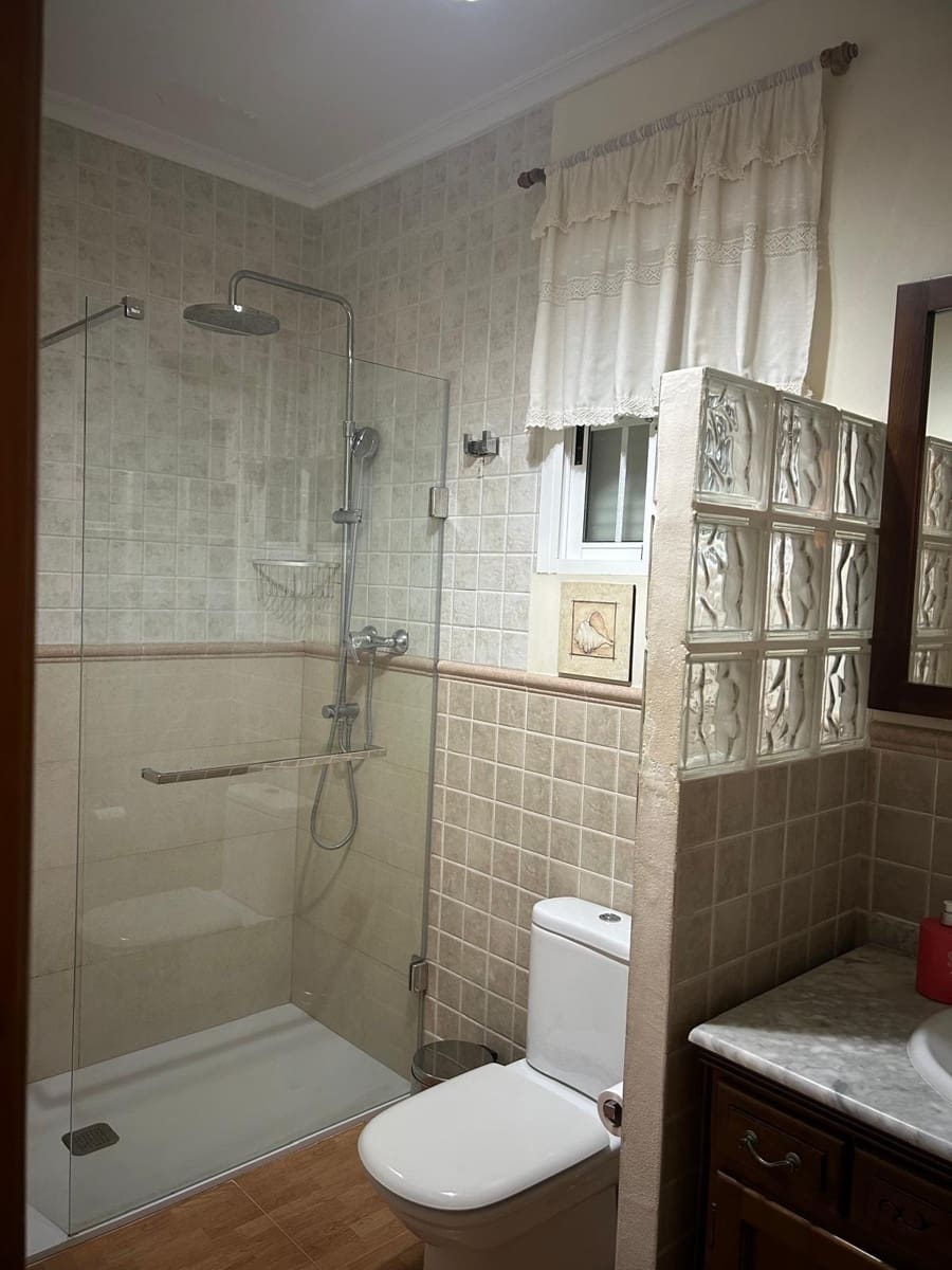 Chalet de 3 habitaciones en Aspe en venta con piscina - 395.000 € (Ref: 8992741)