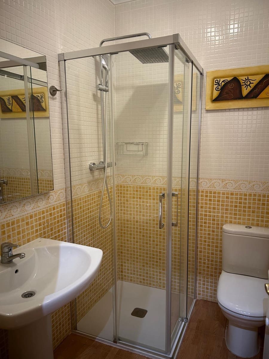 Chalet de 3 habitaciones en Aspe en venta con piscina - 395.000 € (Ref: 8992741)