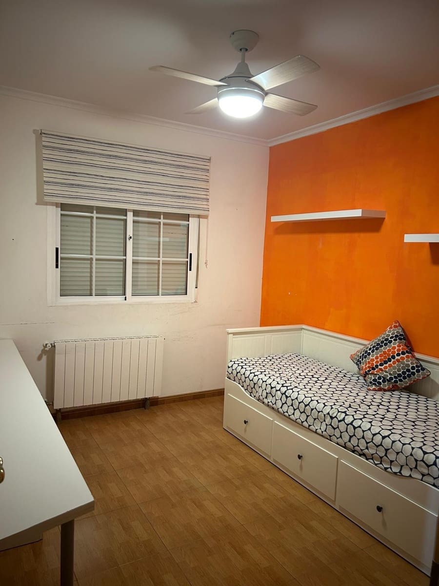 Chalet de 3 habitaciones en Aspe en venta con piscina - 395.000 € (Ref: 8992741)