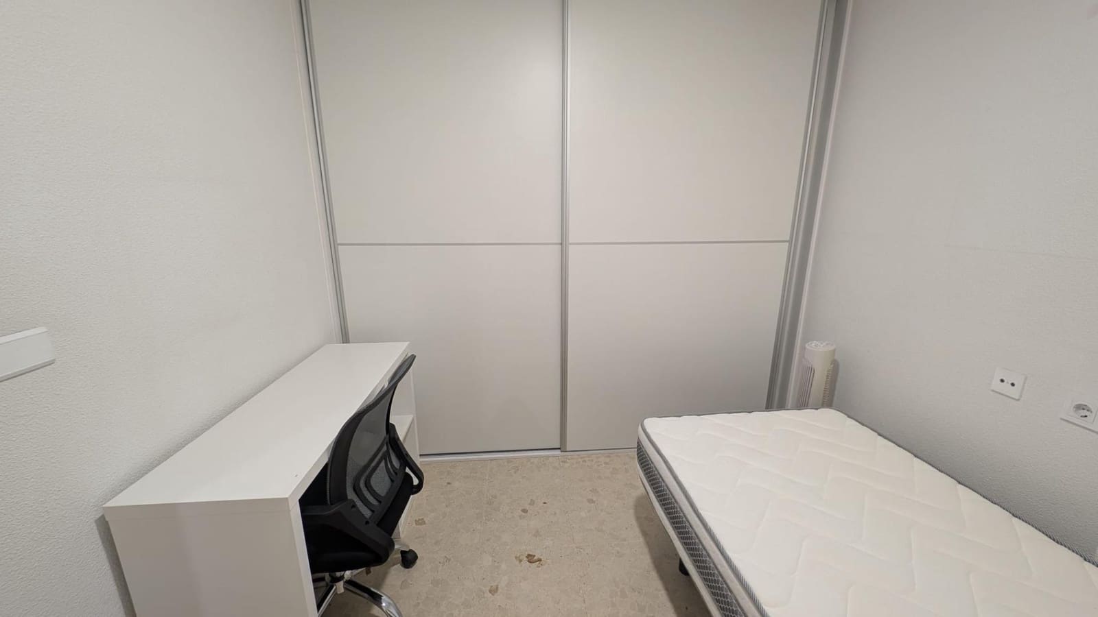 4 soveværelse Lejlighed til leje i Elche / Elx - € 275 (Ref: 9240256)