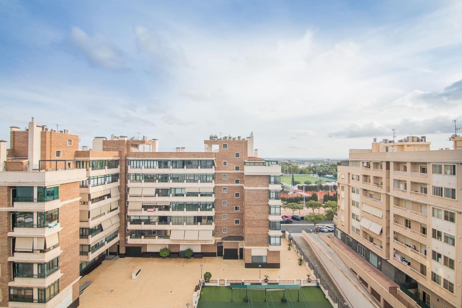 3 bedroom Penthouse for sale in Elche / Elx with pool - € 399,000 (Ref: 9344974)