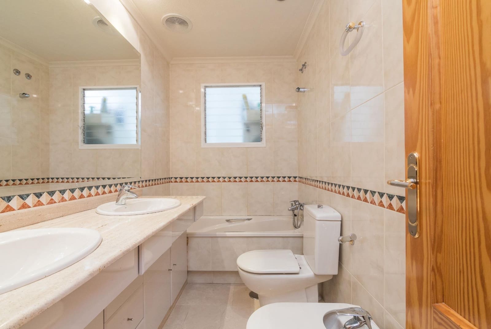 3 bedroom Flat for sale in Elche / Elx - € 169,900 (Ref: 9367388)