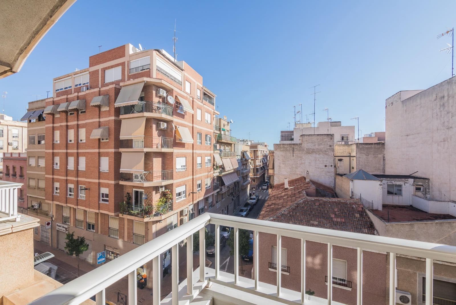 3 bedroom Flat for sale in Elche / Elx - € 169,900 (Ref: 9367388)