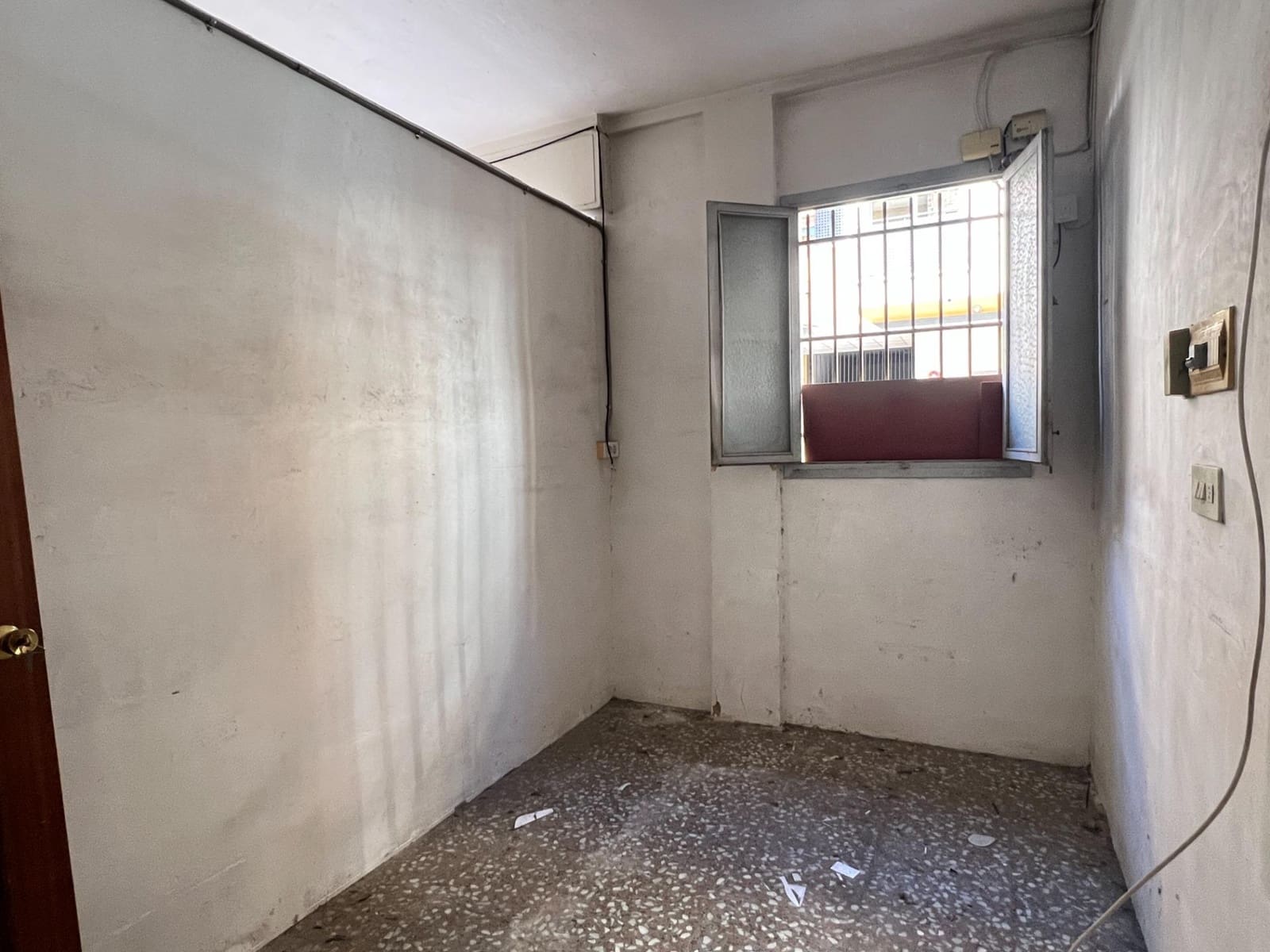 Commerciale in vendita in Elche / Elx - 72.900 € (Rif: 9422302)