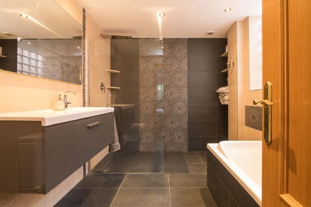 8 soverom Villa til salgs i Jubalcoy / Jubalcoi, Elche / Elx med svømmebasseng - € 689 000 (Ref: 9431023)