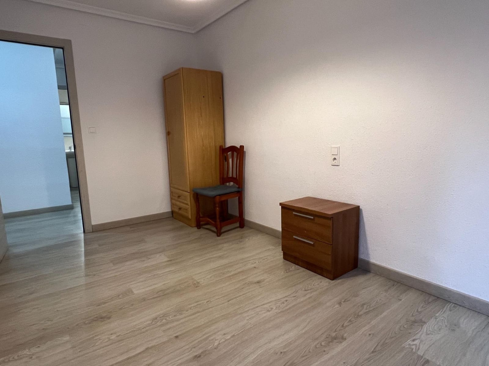 3 quarto Apartamento para arrendar em Elche / Elx - 850 € (Ref: 9468576)