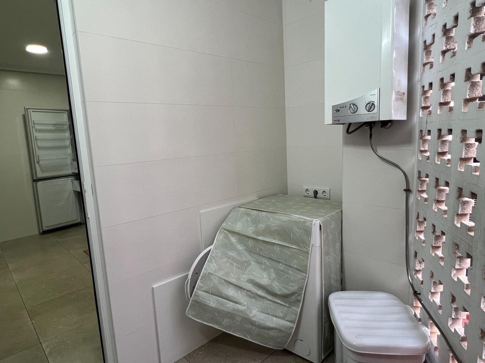 3 quarto Apartamento para arrendar em Elche / Elx - 850 € (Ref: 9468576)