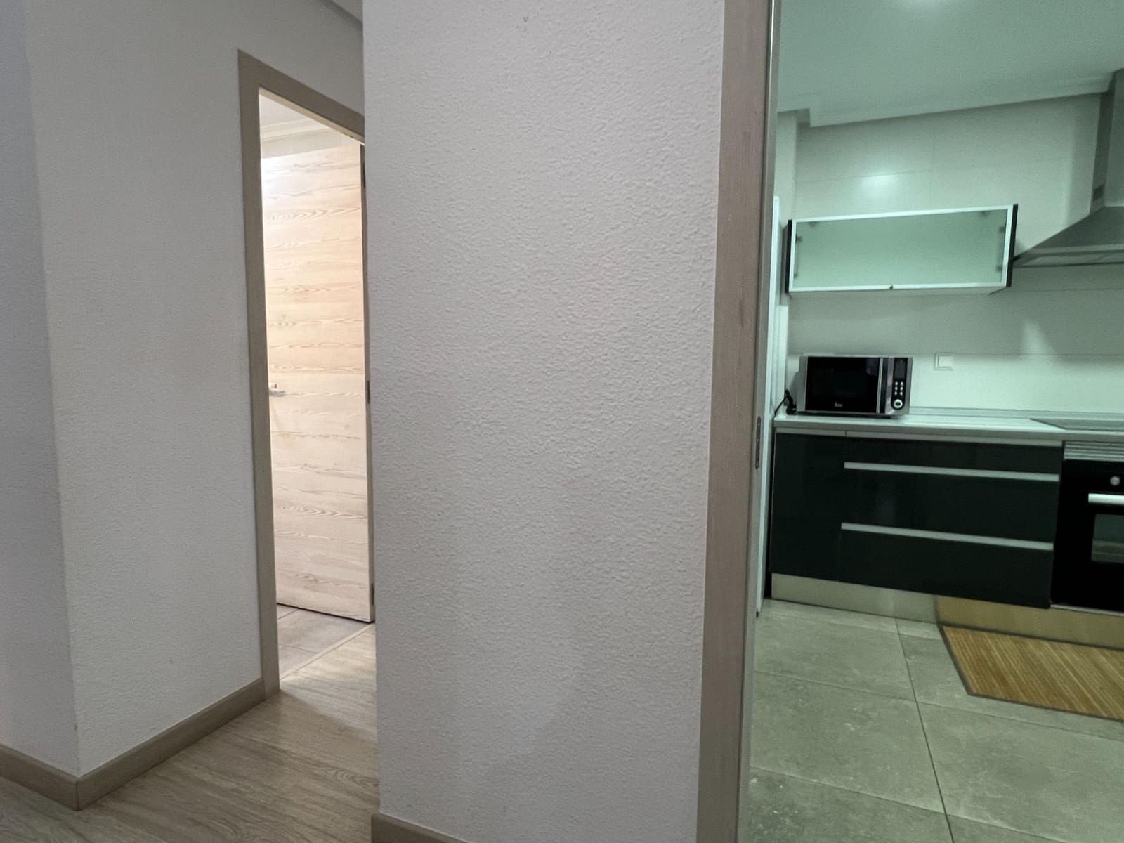 3 quarto Apartamento para arrendar em Elche / Elx - 850 € (Ref: 9468576)