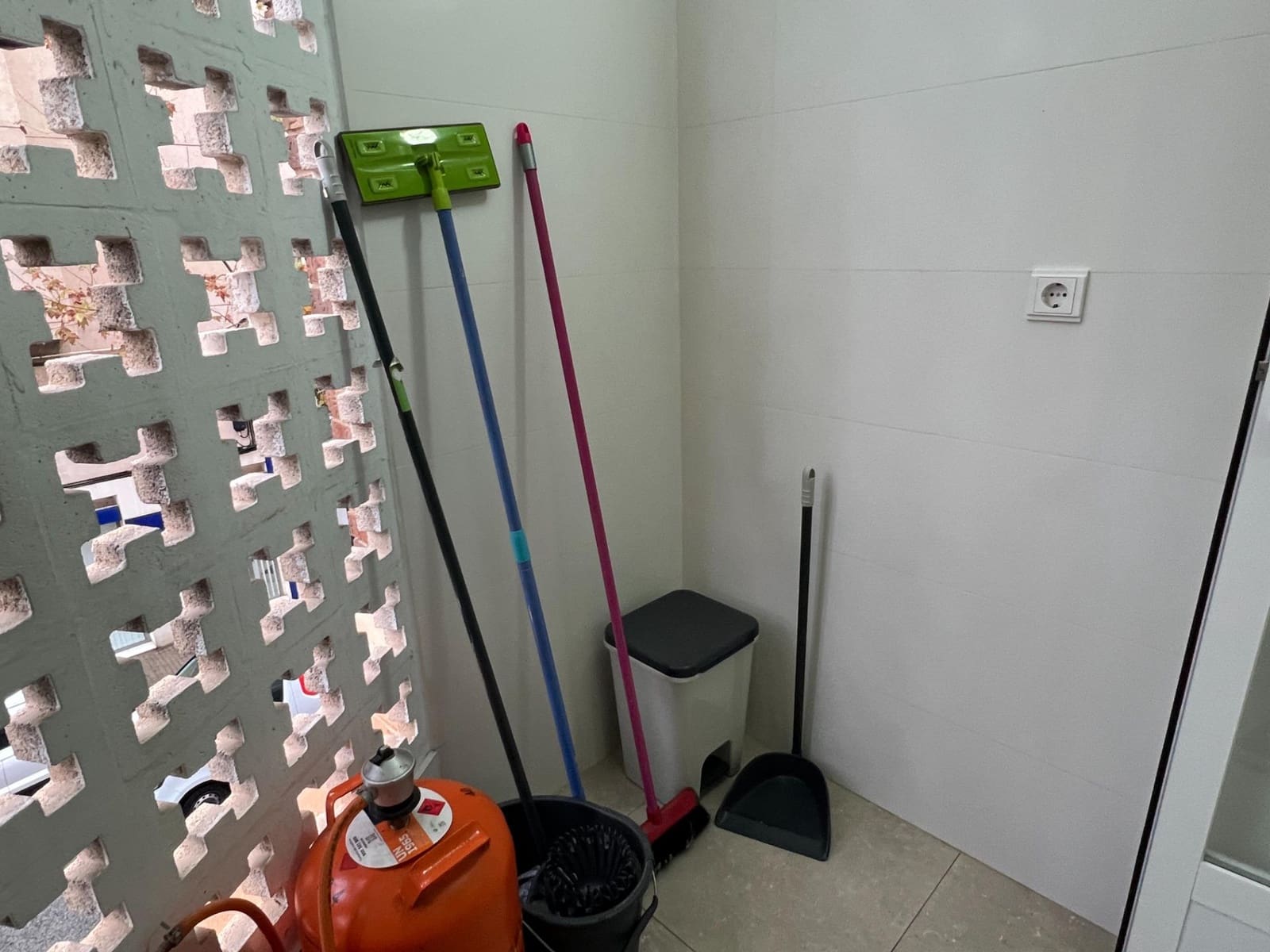 3 quarto Apartamento para arrendar em Elche / Elx - 850 € (Ref: 9468576)