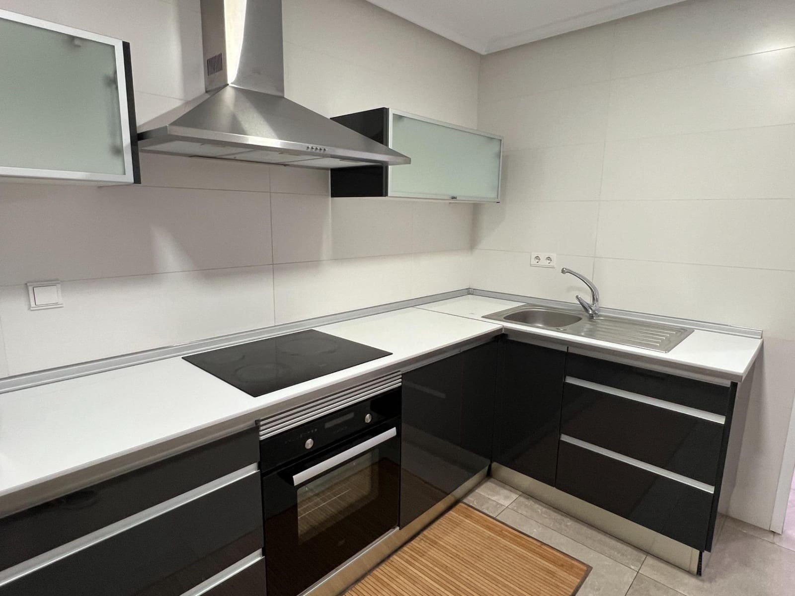 3 quarto Apartamento para arrendar em Elche / Elx - 850 € (Ref: 9468576)