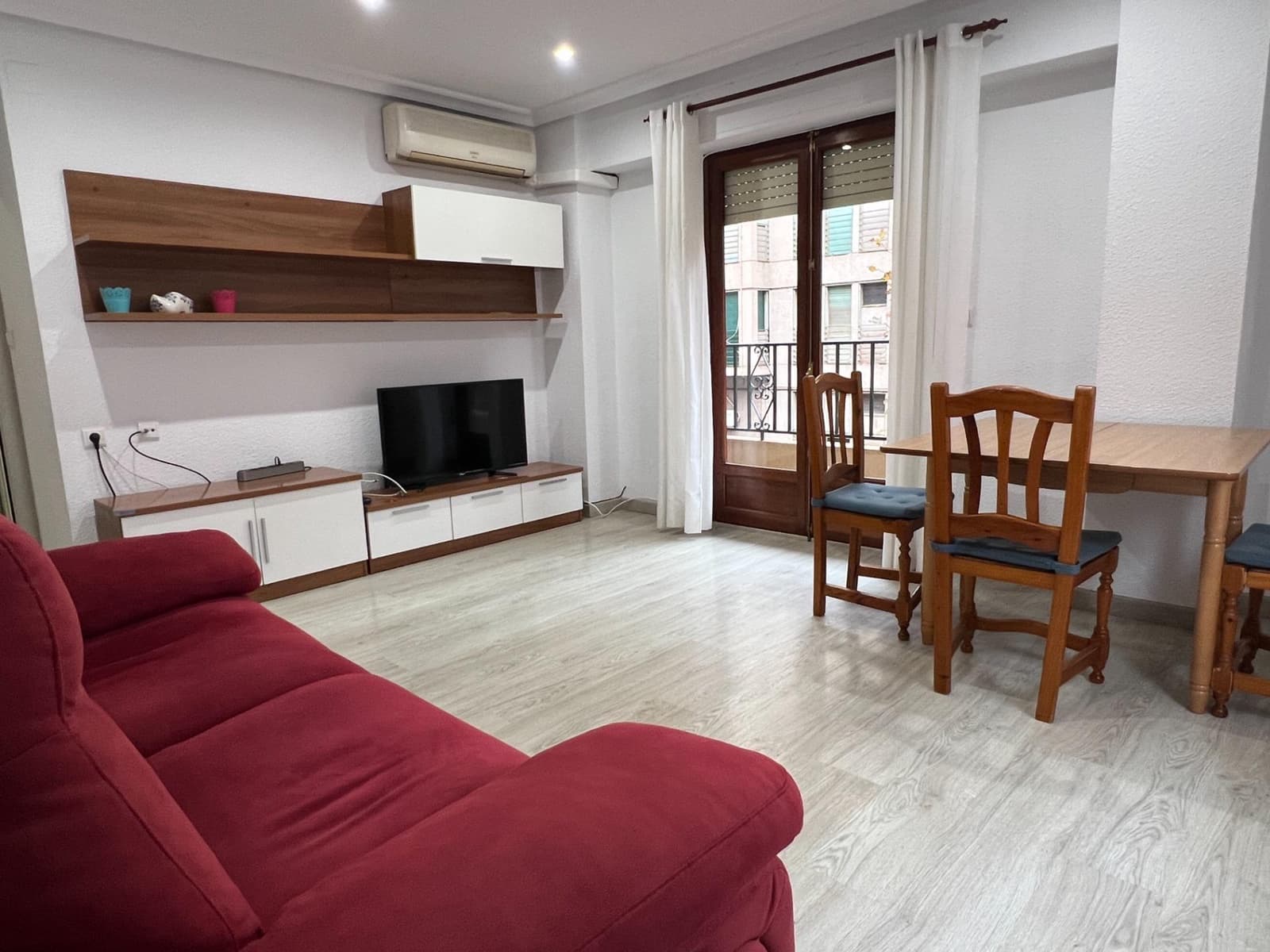 3 quarto Apartamento para arrendar em Elche / Elx - 850 € (Ref: 9468576)