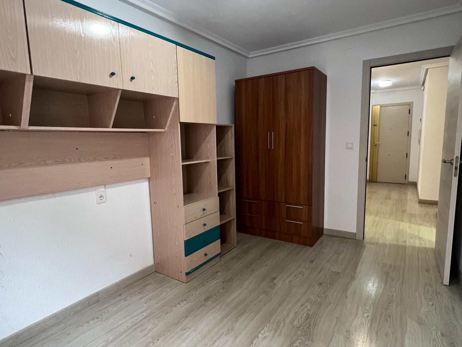 3 quarto Apartamento para arrendar em Elche / Elx - 850 € (Ref: 9468576)