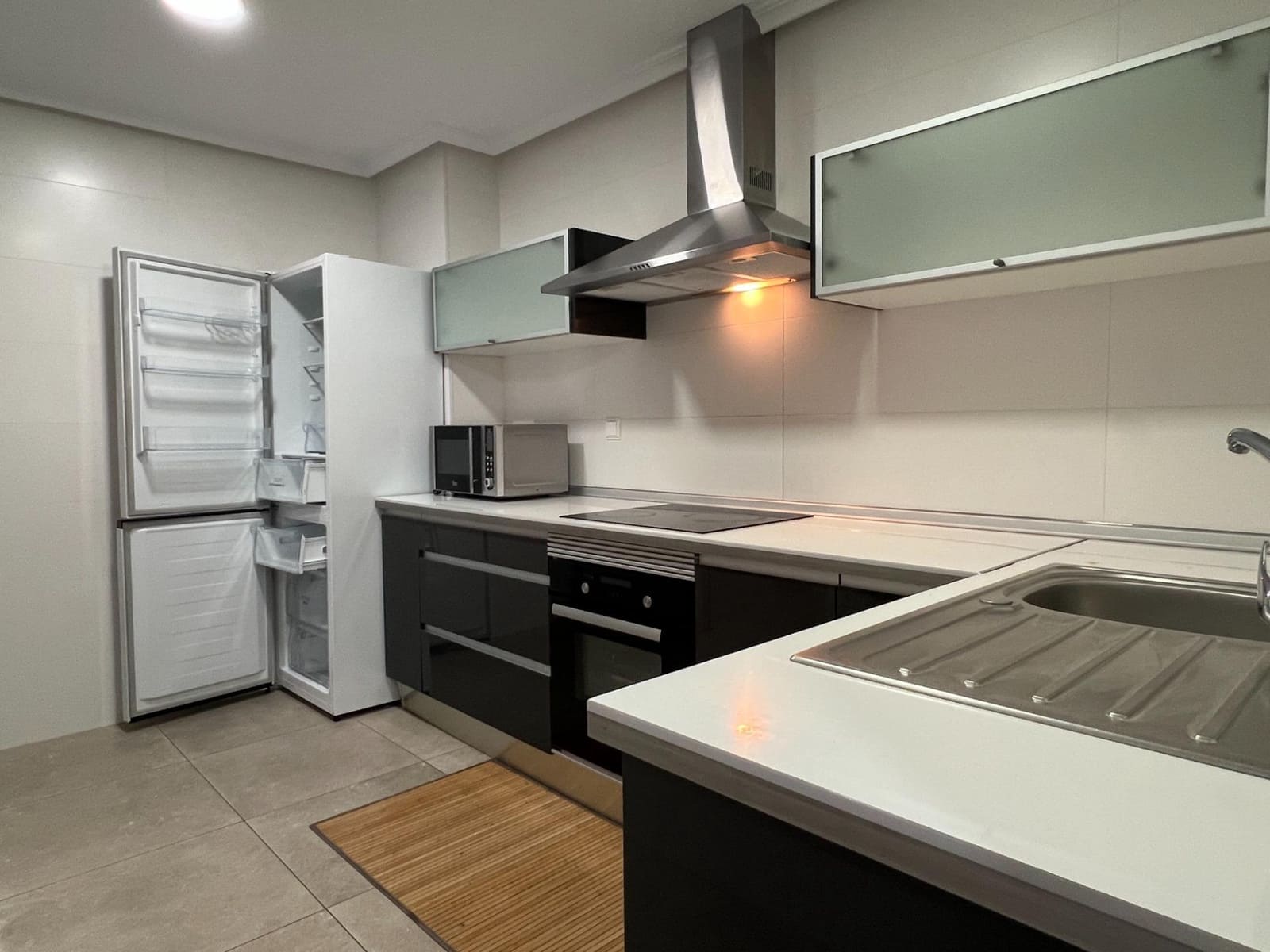 3 quarto Apartamento para arrendar em Elche / Elx - 850 € (Ref: 9468576)