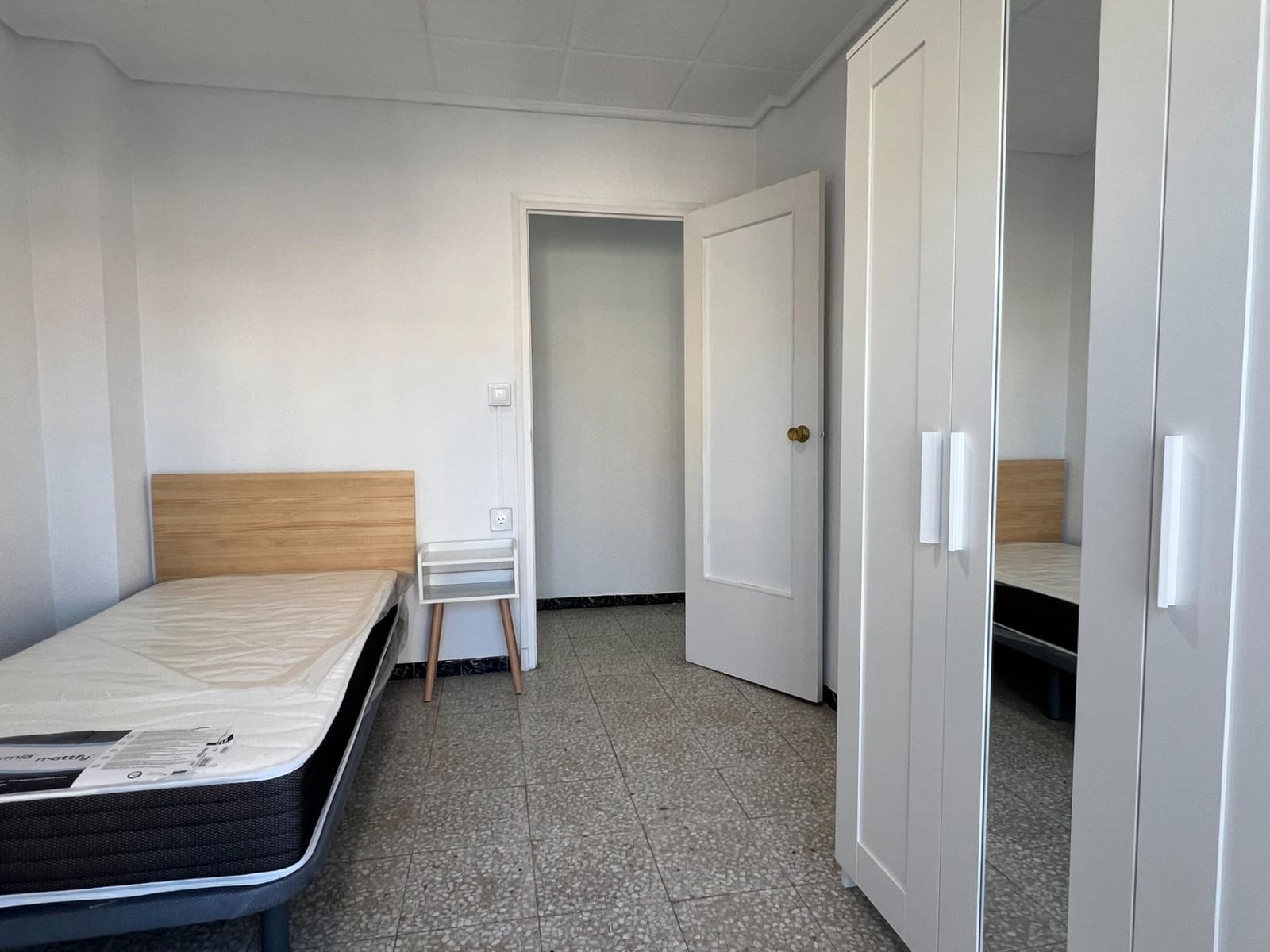 Piso de 4 habitaciones en Elche / Elx en alquiler - 1.200 € (Ref: 9483569)